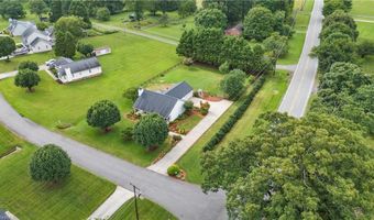 108 Camden Ct, Advance, NC 27006