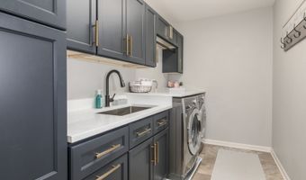 1149 Kingsmill Dr, Algonquin, IL 60102