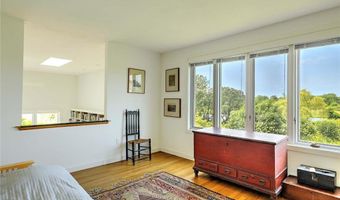 25 Fort Hill Rd, Bristol, RI 02809