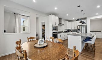 940 Treeline Dr, Algonquin, IL 60102