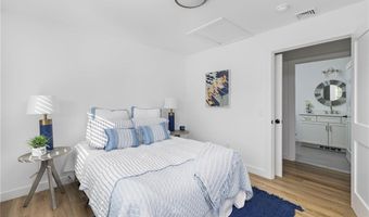 32 Exchange St 204, East Greenwich, RI 02818