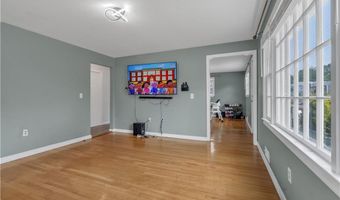 35 Pleasant View Dr, North Providence, RI 02904