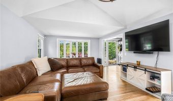 64 Dean St, Cranston, RI 02920