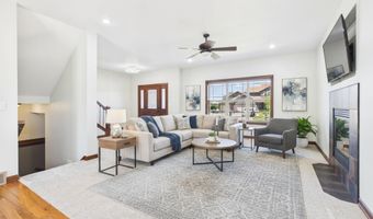 812 S 5th Ave, Brandon, SD 57005