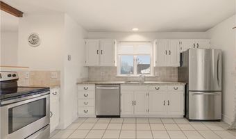 38 Harrison Ave 1, Newport, RI 02840