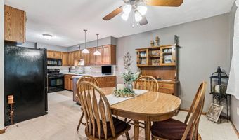 2151 332nd Ave, Dyersville, IA 52040