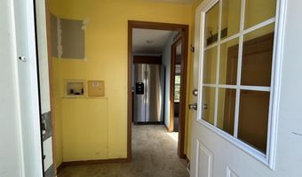 83 Long Shores Dr, Barrington, NH 03825