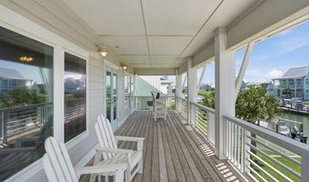 1009 Fiji Dr, Rockport, TX 78382