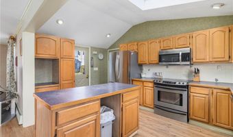 120 Chestnut Ave, Narragansett, RI 02882