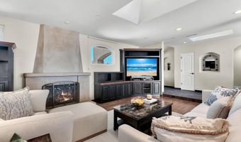 3181 Goldenspur Dr, Camarillo, CA 93010