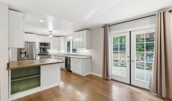 2136 Silver Dr, Arnold, CA 95223