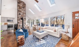 361 E Lakeshore Dr, Alloway, NJ 07422