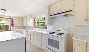 34 7th St, Apalachicola, FL 32320