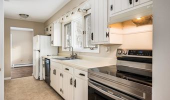 87 Edgewater Dr, Barrington, NH 03825