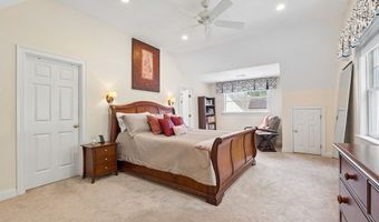 136 Davis Rd, Acton, MA 01720