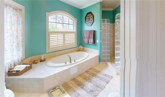 2704 Campus Ln, Albert Lea, MN 56007