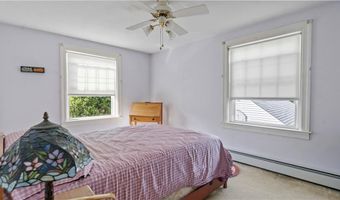 21 Brookwood Rd, Cranston, RI 02920