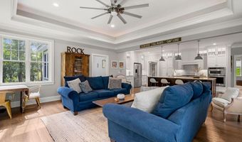10 Lilac Ct, Bedford, NH 03110