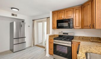 2446 S NELSON St, Arlington, VA 22206