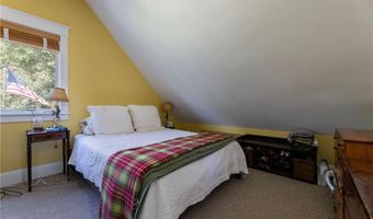 77 Pond Shore Dr, Charlestown, RI 02813