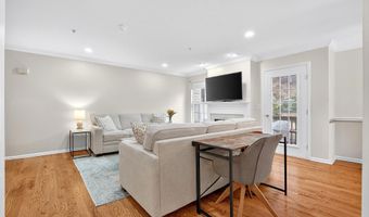 34 MARINA Dr, Bayonne, NJ 07002