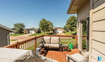 808 N Quartz Ave, Brandon, SD 57005