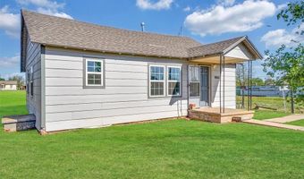 906 N Jackson St, Altus, OK 73521