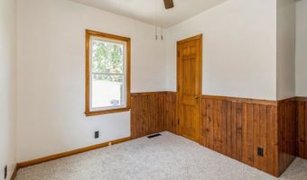 305 6th St, Adair, IA 50002