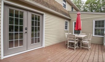 96 Pond View Dr, Auburn, NH 03032