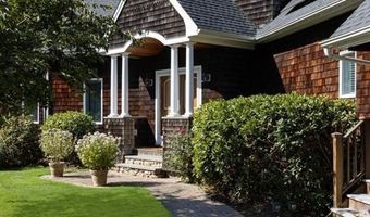 77 Pond Shore Dr, Charlestown, RI 02813