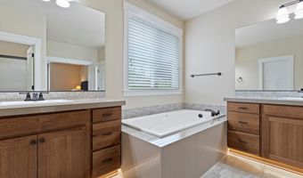 12708 ASPENWOOD Ln, Oregon City, OR 97045