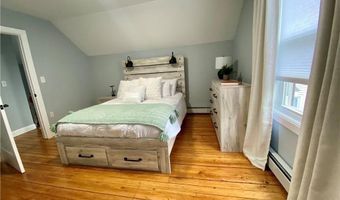 18 Hall Ave, Newport, RI 02840