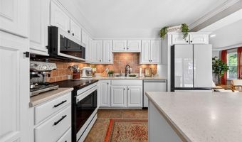 693 Rustic Valley Dr, Ballwin, MO 63021
