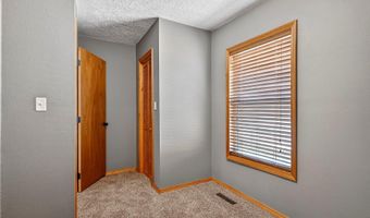 134 W College St, Aurora, MO 65605