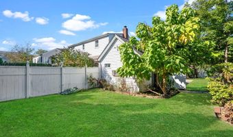 118 Grant Ave, Albertson, NY 11507