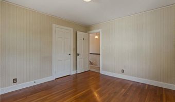 20 Drowne Pkwy, East Providence, RI 02916