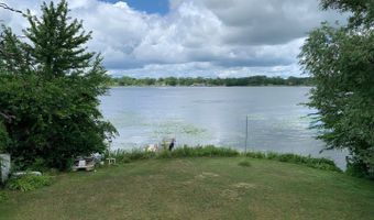 144 Oakwood Dr, Antioch, IL 60002