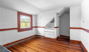 7 Caswell Ave, Newport, RI 02840