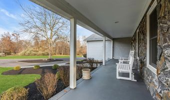 113 Arneytown Hornerstown Rd, Allentown, NJ 08501