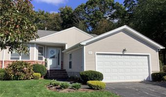 33 Hunters Run, North Providence, RI 02904