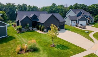1816 Starling Ct, Polk City, IA 50226