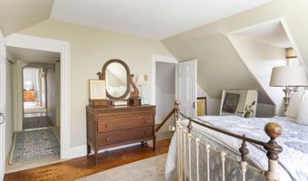 16 US-1, Falmouth, ME 04105