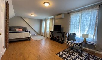 29 Anthony St, Newport, RI 02840