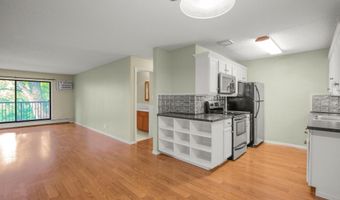 4 Pine Tree Dr 321, Arden Hills, MN 55112