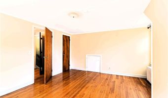 19 Hillside Ave, Newport, RI 02840