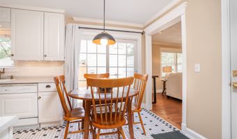 2403 Guenever Ct, Altoona, IA 50009