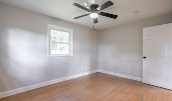 18 Dream Lake Dr, Amherst, NH 03031