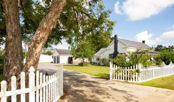 43 Graham Methodist Church Rd, Baxley, GA 31513