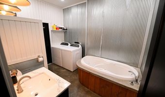 170 Th St, Albia, IA 52531