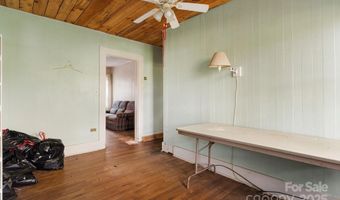 49 Willow Creek Dr, Asheville, NC 28803